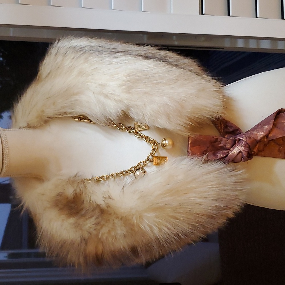 Givenchy Necklace - Picture 8 of 12